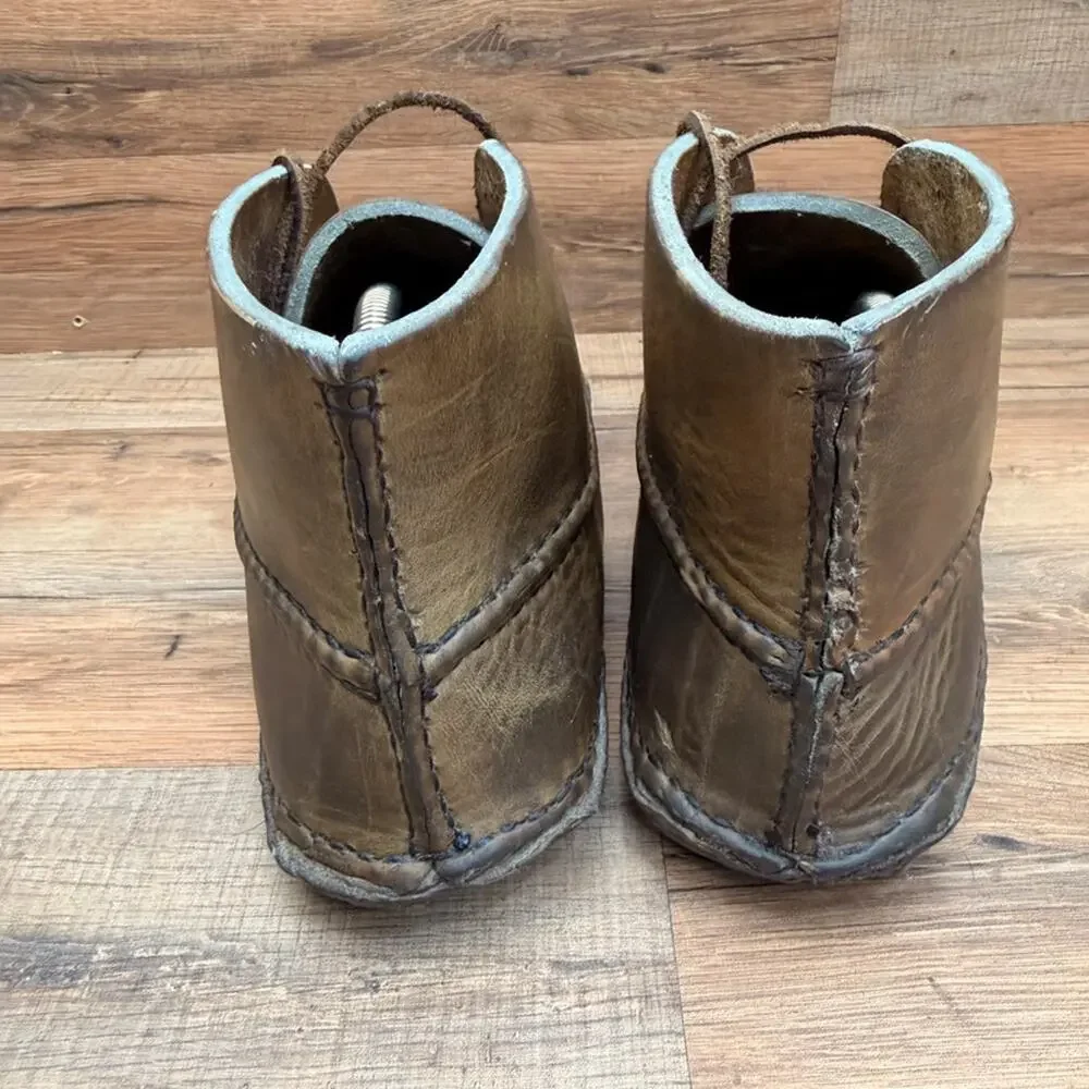 Quoddy men size 9.5 Tracker LE - Chromepak Natural Leather Moccasins Boots